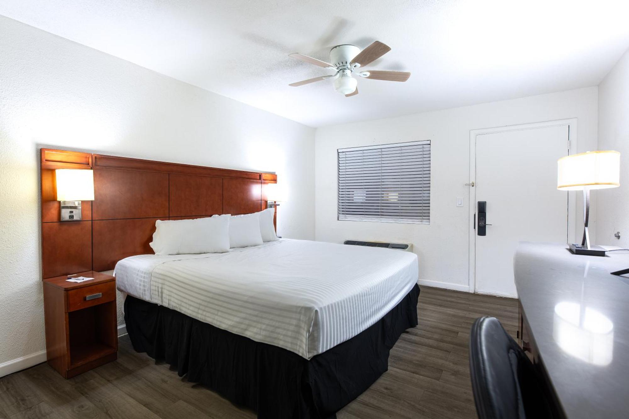Travelodge By Wyndham Parker Eksteriør billede